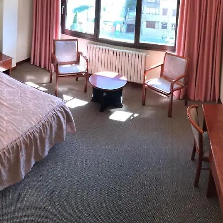 록 델 카스텔 호텔 카닐료